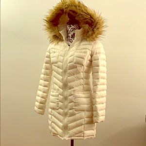 BEBE OFF-WHITE FAUX FUR PUFFER COAT - XS